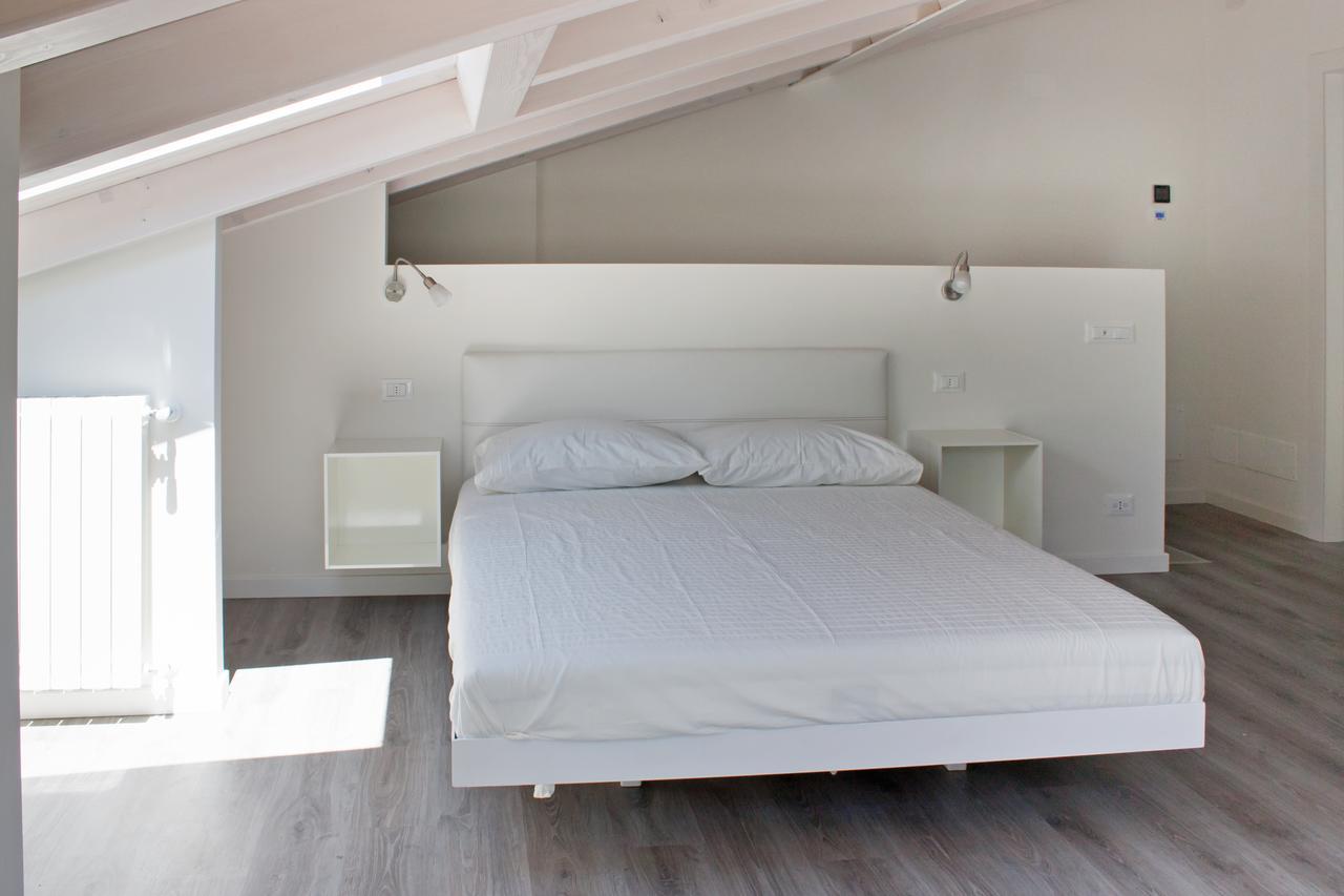 Iseo Lake - Rooms & Apartments Castro  Buitenkant foto