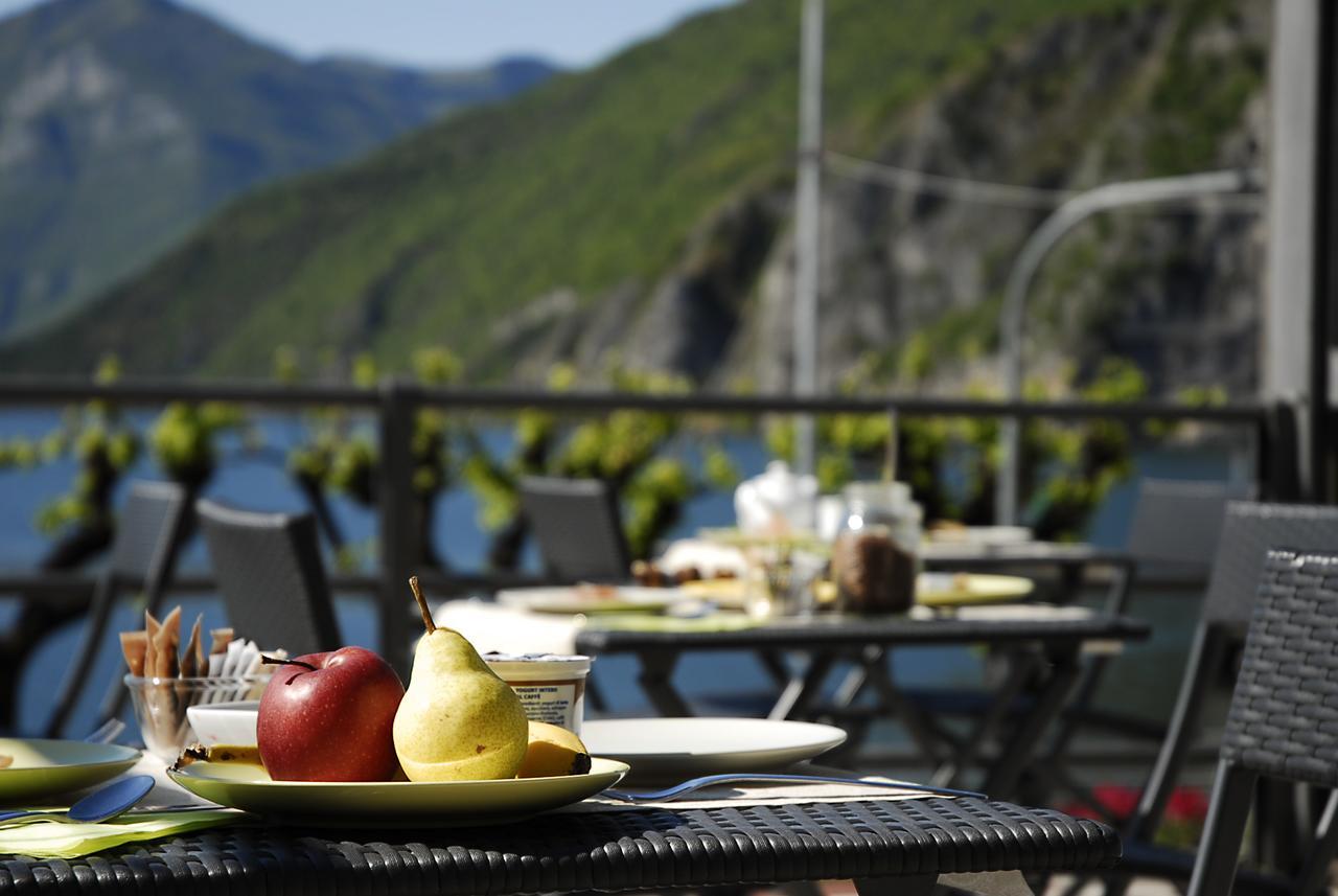 Iseo Lake - Rooms & Apartments Castro  Buitenkant foto